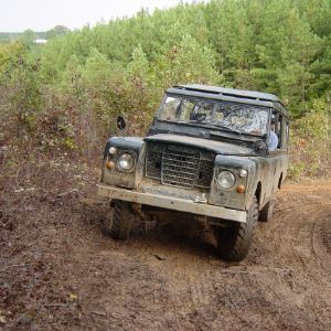 4x4 land rover driving