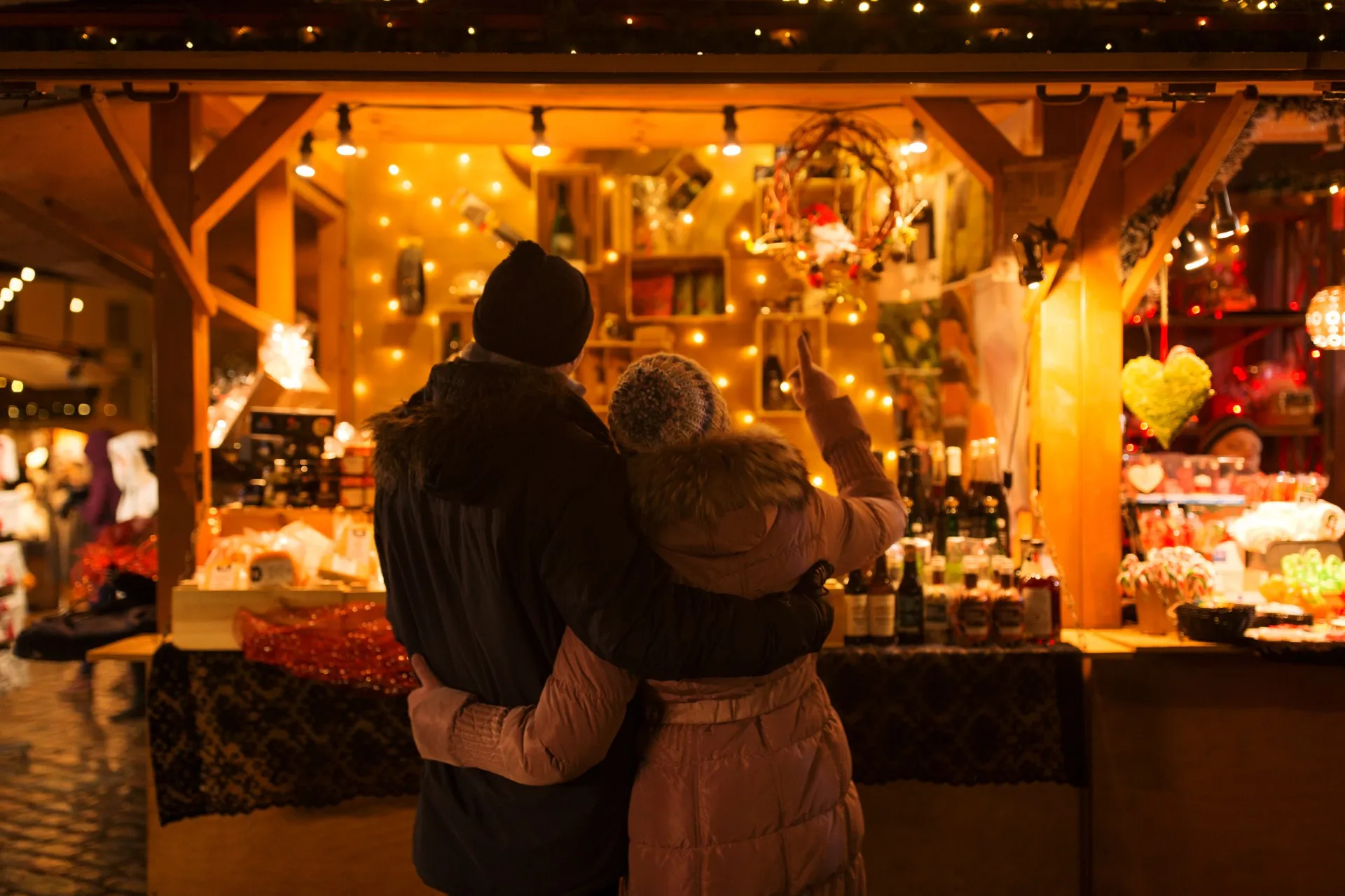 couple looking at a market stall